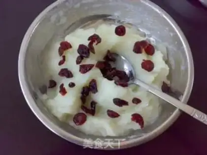 Make The cranberry cake step 3