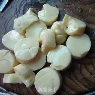 Make Egg soup step 1