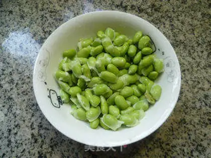 Make Soybeans and sour chickens step 1