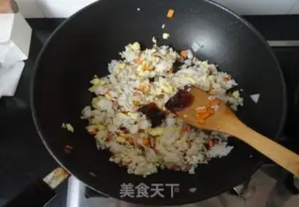 Make Pelican egg fried rice step 6