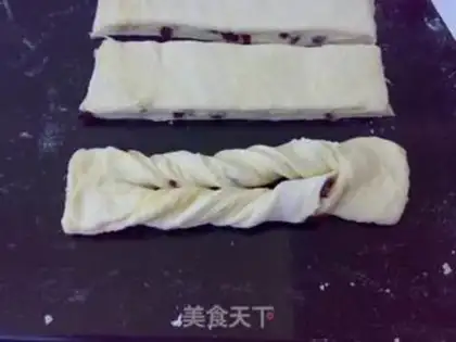 Make The cranberry Danish bag step 14
