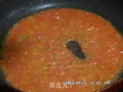 Make Tomatoes, eggnut soup step 1