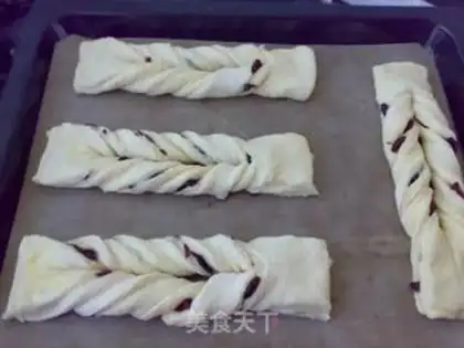 Make The cranberry Danish bag step 15