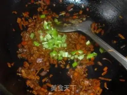 Make Potato pan helmet step 7