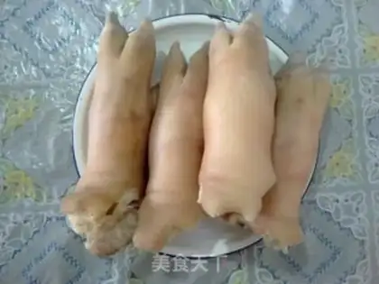 Make Soy pighands step 0