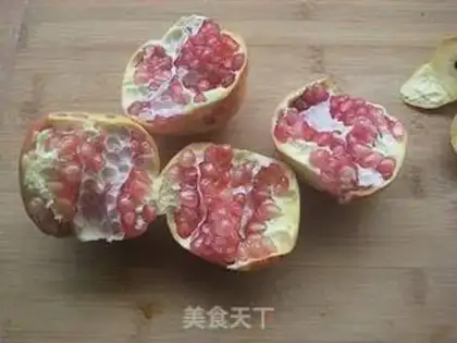 Make Pomegranate juice step 1