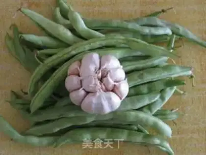 Make Garlic beans step 0