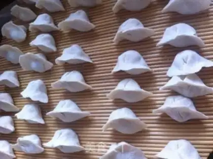 Make Sphinx pork dumplings step 12
