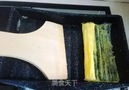 Make Flower sushi step 3