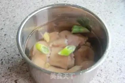 Make Hot pig hoof step 1