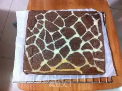 Make A giraffe cake roll step 13