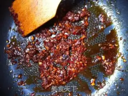 Make Spicy shrimp noodles step 2