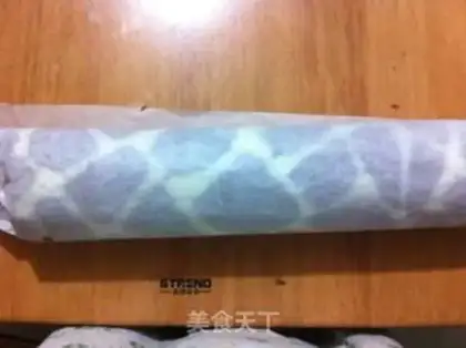 Make A giraffe cake roll step 16