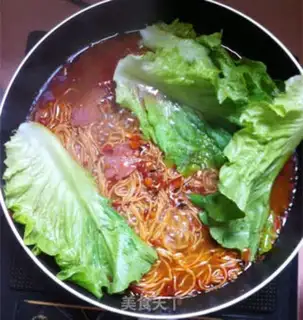 Make Spicy shrimp noodles step 5