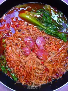 Make Chicken soup mushroom noodles step 0