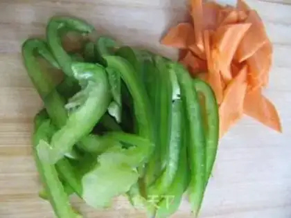 Make Chicken soup mushroom noodles step 1