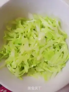 Make Thai cod vegetable salad step 1