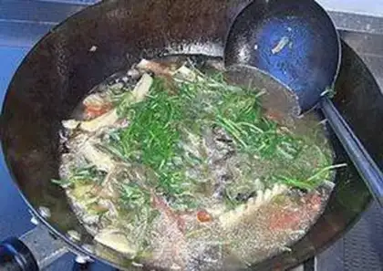 Make Pine Willow Spear soup step 8