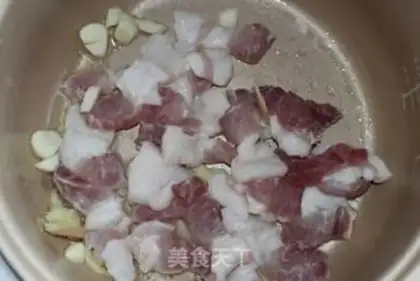 Make ♪ Scramble the pork ♪ step 3