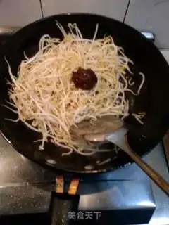 Make Soy soy bean sprouts step 3