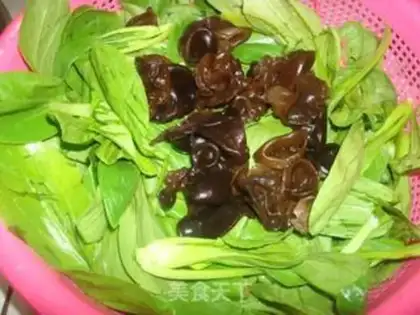 Make Black-mucked chicken cabbage step 1