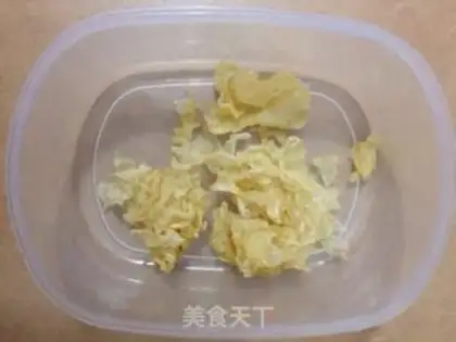Make Delicious silver ear soup step 1