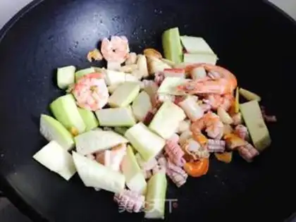 Make Smelt seafood soup step 8