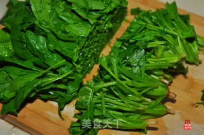Make Garlic spinach step 0