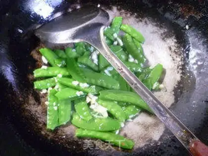 Make Garlic Dutch beans step 3