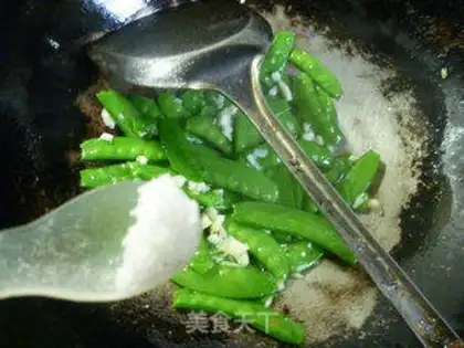Make Garlic Dutch beans step 4