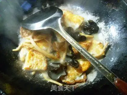 Make Scrambles, black-mucked eggs step 4