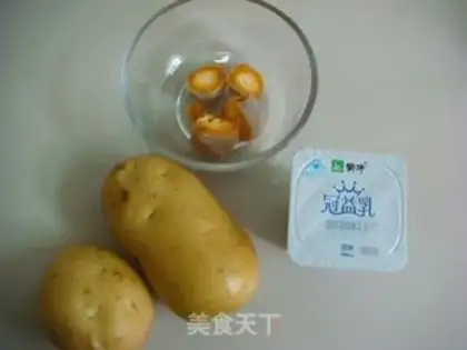 Make Salted egg, sweet potato ball step 0