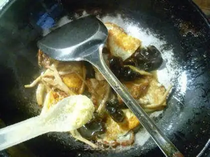 Make Scrambles, black-mucked eggs step 8