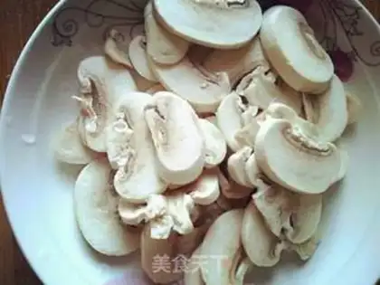 Make Spaghetti mushroom sauce step 3