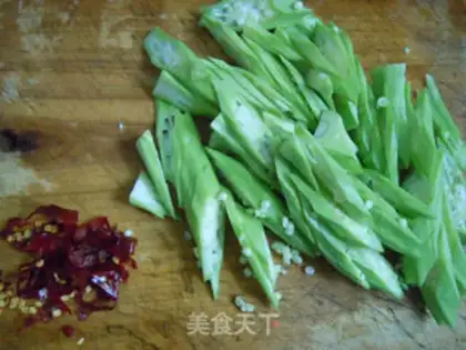 Make Autumn fried eggs step 1