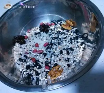 Make Four seasons of porridge step 0