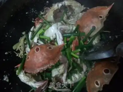 Make Ginger onions and crabs step 4
