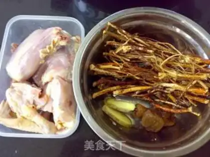 Make Five fingers of peach chicken soup step 0