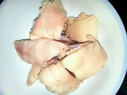 Make Garlic red burning pigs