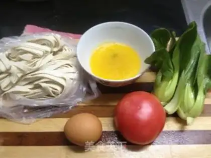 Make Tomato chicken noodles step 0