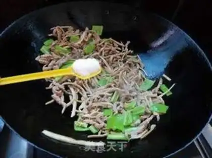 Make The hand tore up the tea and mushrooms step 7