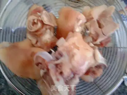 Make Red burning pig hands step 0