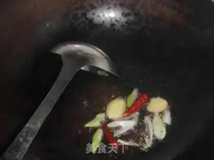 Make Bean-skin seaweed soup step 1