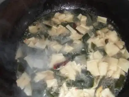 Make Bean-skin seaweed soup step 4