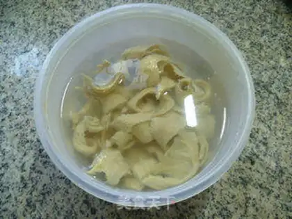 Make Hot bouquet noodles step 1