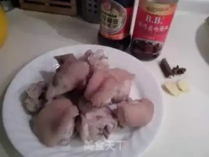 Make Red burning pig hands step 1