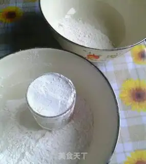 Make Squeeze meat ball step 0
