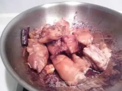 Make Red burning pig hands step 4