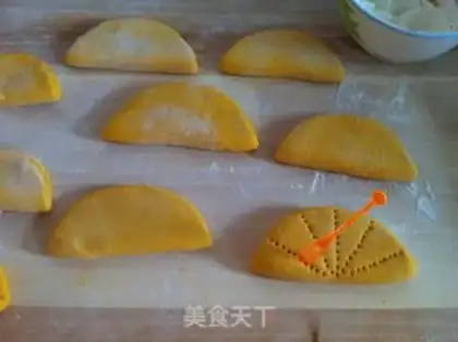 Make Pumpkin leaf clamps step 6