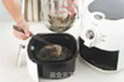 Make Pretzels, five-fried prawns step 2